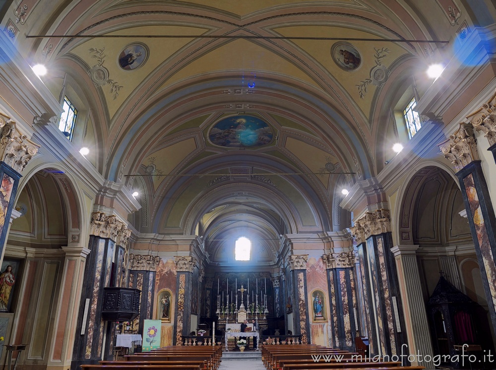 Ghislarengo (Novara) - Interno della Chiesa della Beata Vergine Assunta